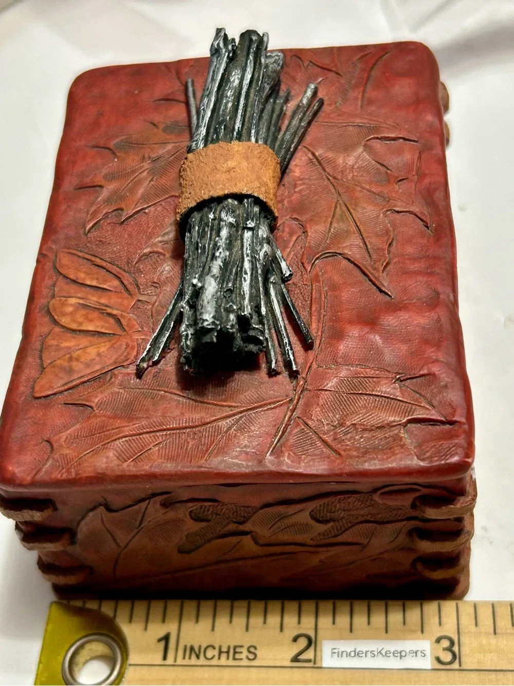 Frameology Resin Western Leaf Trinket Box w/ Lift-Off Lid Brown/Black 4x3in